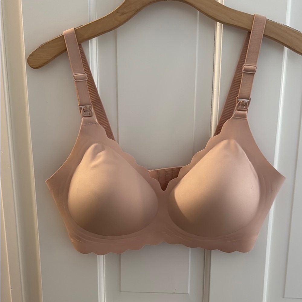 Momcozy Jelly Strip Nursing Bra- like new!